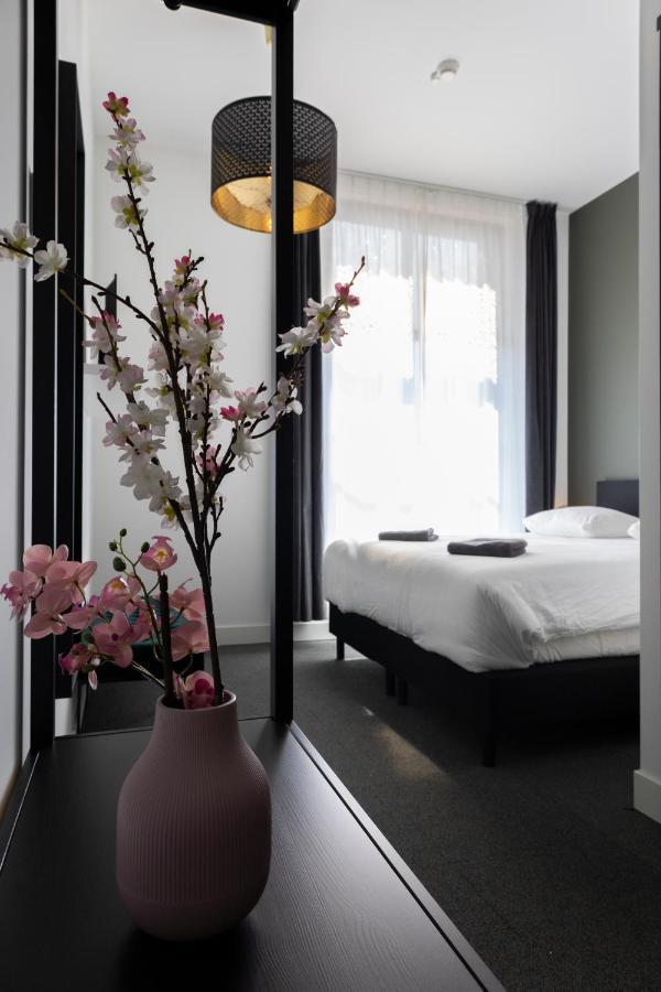 Hotel En Stadscafe De Dam L Hotel 모니켄담 외부 사진
